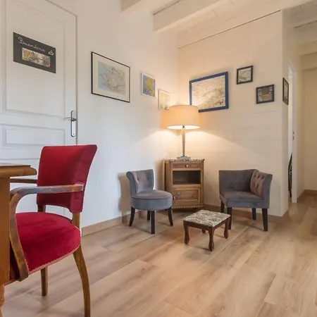 Voici un titre accrocheur et concis pour l'annonce : **Charmante longère bretonne avec grand jardin privatif, proche plages et sites touristiques** - FR-1-306-841 Casa vacanze